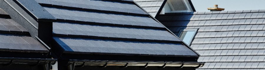 Family houses setting near Cracow Poland with Actua 10 antracite angobe roof tile