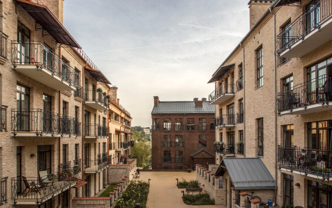 Apartaments for families in Vilnius, Terca Oud Beauvoorde WDF / Terca Blaauwrood Genuanceerd WDF / Terca Domus Duifwit M50 / Koramic Tradi 12 Naturrot