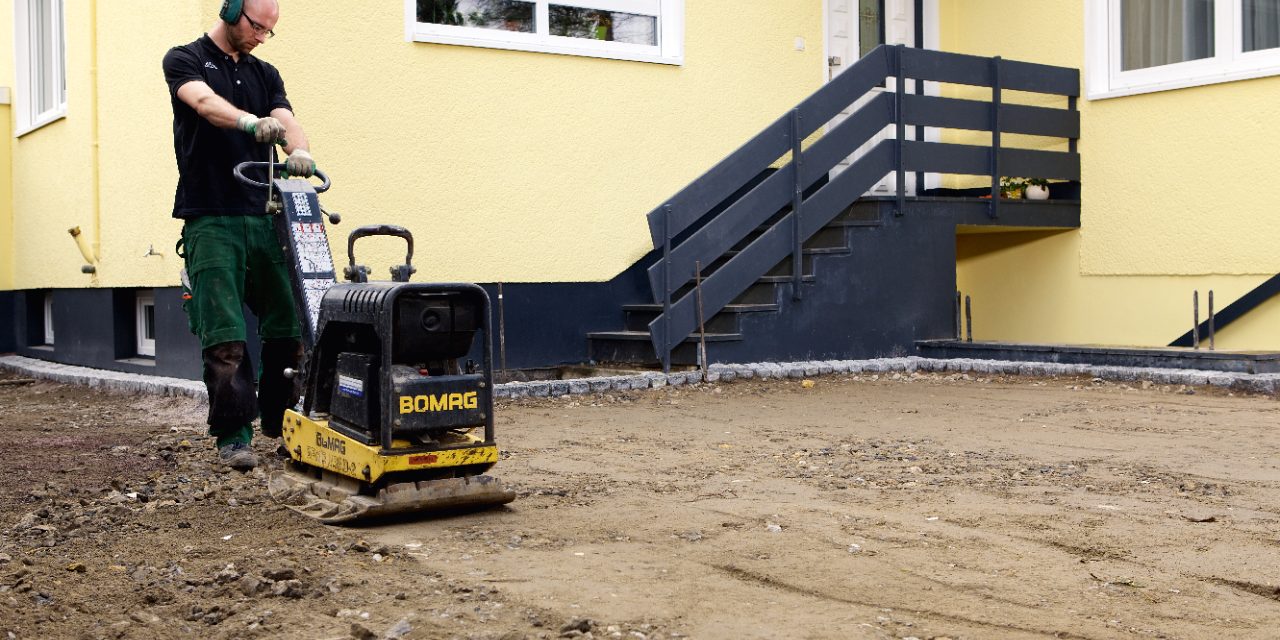 vibrator, compact, entrance, construction worker, builder