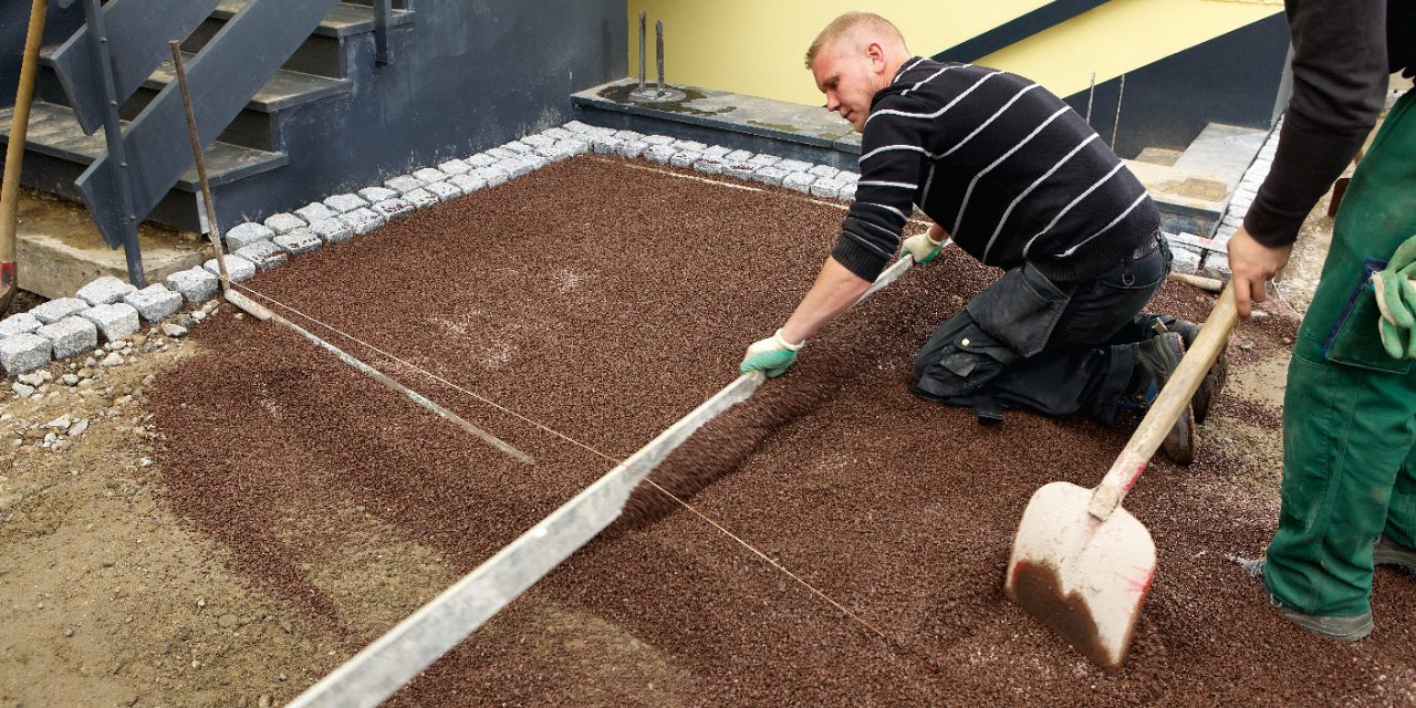 peel, gravel, shovel, construction worker, bedding