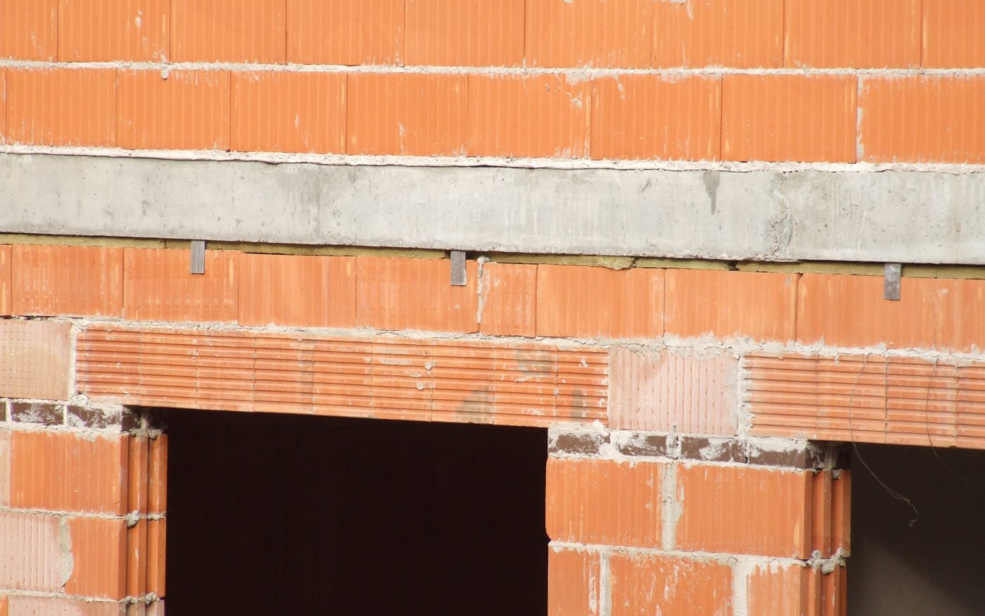 Multi Family House, Porotherm Lintels