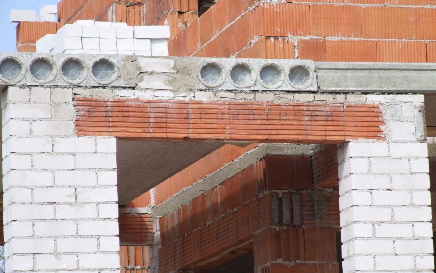Single Family House, Porotherm Lintels